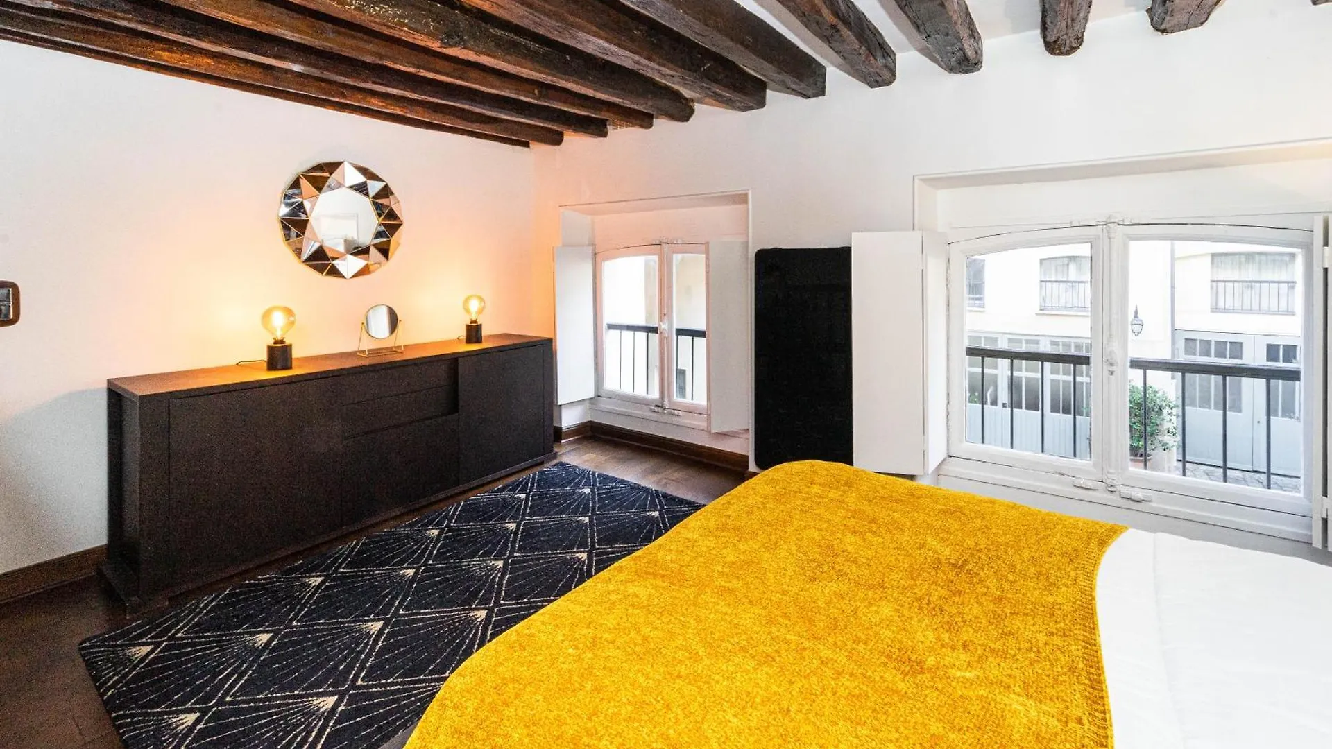 Pick A Flat'S Apartement In Place Des Vosges - Rue Saint-Gilles Parijs